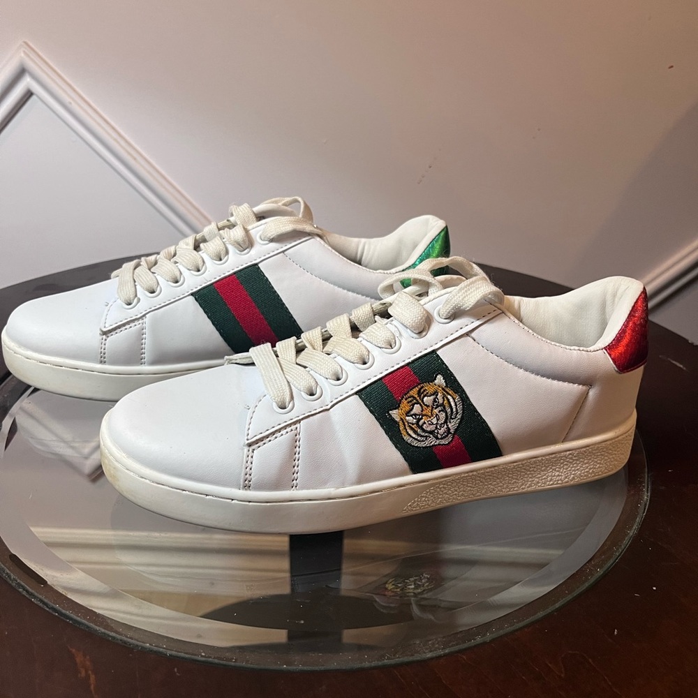 Gucci Ace embroidered sneaker size 7.5 wmns